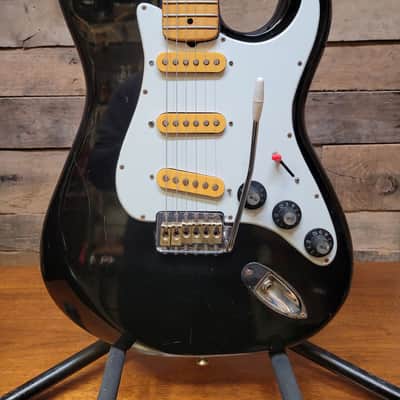 Vintage MIJ Matsumoku Made Big Headstock Maple-Neck Strat Style Guitar w/ brass saddles image 2
