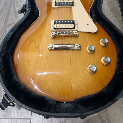 Gibson Les Paul Classic 2022 - Honeyburst image 2