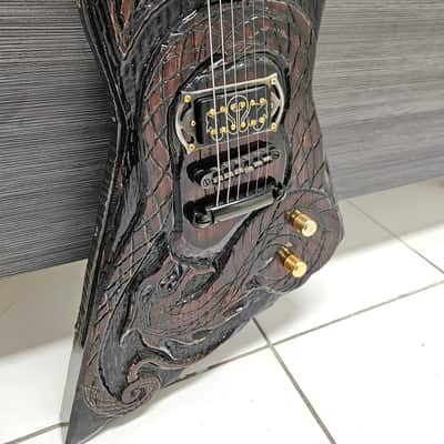 Kiiras Instruments Jörmungandr - Explorer shaped guitar image 2