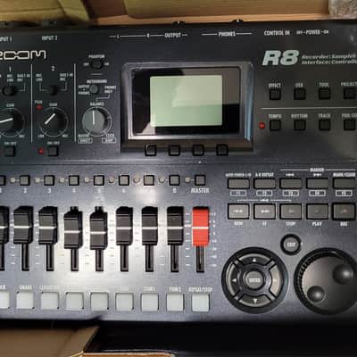 Zoom R8 Recorder: Excellent Condition. image 4