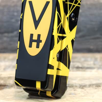 Dunlop EVH95 Cry Baby Eddie Van Halen Signature Wah Wah Guitar Effect Pedal image 2