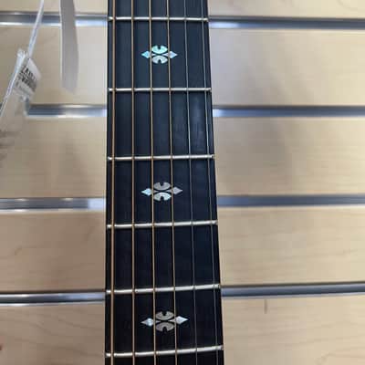 Taylor 714ce with ES2 Electronics 2018 - Natural image 4