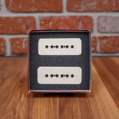 Bare Knuckle Super Massive 90 P90 Set Aged Bone White Covers /Black Bolts Alnico 5 Magnets image 2
