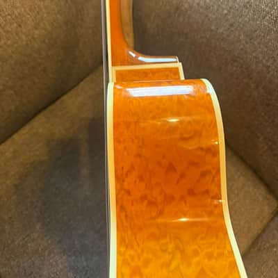 Michael Kelly Dragonfly Fretless Acoustic Bass 4 String with Fishman Electronics Blond Quilted image 13