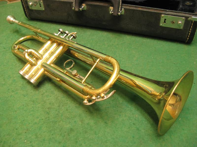 Conn Director Trumpet Elkhart 1962 - Reconditioned - Case & Bach 7C MP image 1