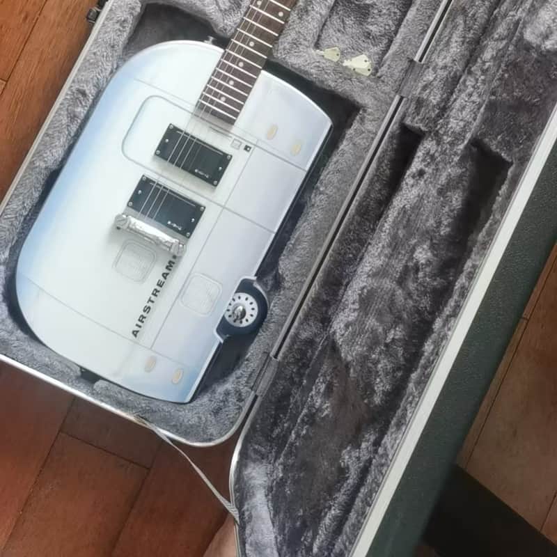 2003 Epiphone Airscreamer Metallic Silver with Airstream Graphic