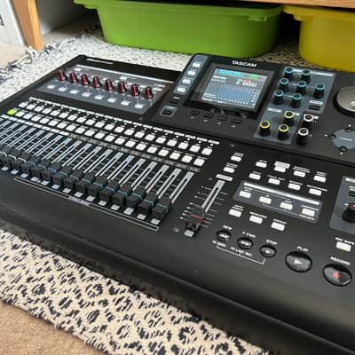 TASCAM DP-32SD 32-track Digital Portastudio 2014 - Present - Black image 4