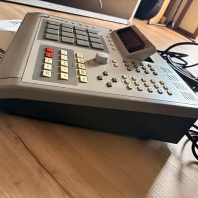 Akai MPC3000 with the original manual + multicore + new floppies + coaxial cable image 8