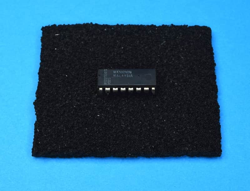 MK50242N - 12 note Top Octave Synthesizer TOS - Genuine chip for ARP, Crumar, Elka, Thomas, Siel, Sequential Circuits image 1