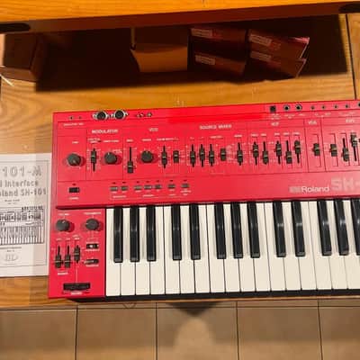 Roland SH-101 Synthesizer With SH101-M: MIDI Interface(CHD)