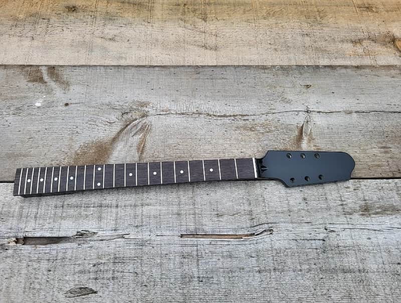 Custom Texas Long Horn 22 fret Electric Guitar Neck Replacement Project DIY Bild 1