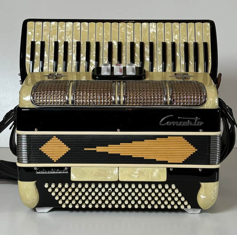 Silvio Marotta Concerto Continental Mark III Piano Accordion LM