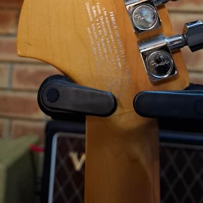 Fender Highway One Stratocaster with Rosewood Fretboard 2010 - 3-Color Sunburst image 7