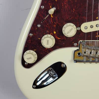 2022 Fender American Professional II Stratocaster Left Hand - Olympic White With OHSC image 16
