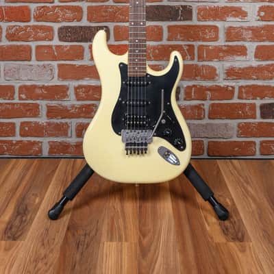 Kramer USA Pacer Deluxe White 1985 w/Hard Shell Case image 4