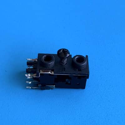 Acoustic A15V Guitar Amplifier Part: 1/8" Aux Phone Input/Output Socket Combo image 3