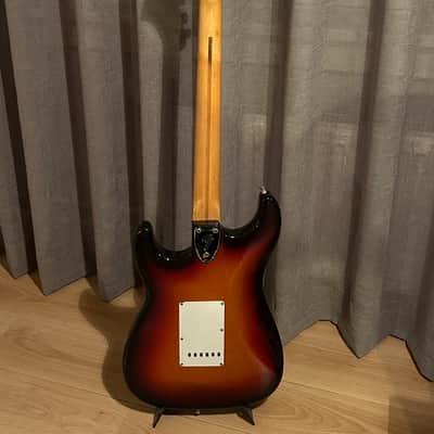 Fender Stratocaster 1975 signed by Carlos Santana, Maple Fretboard image 2