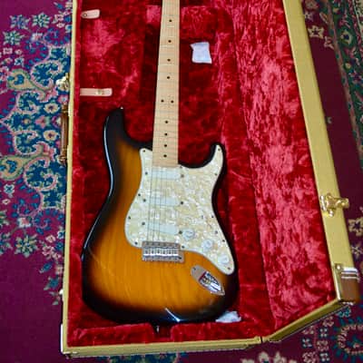 Fender Buddy Guy Signature Stratocaster 1996 - 2009 - 2-Color Sunburst image 1