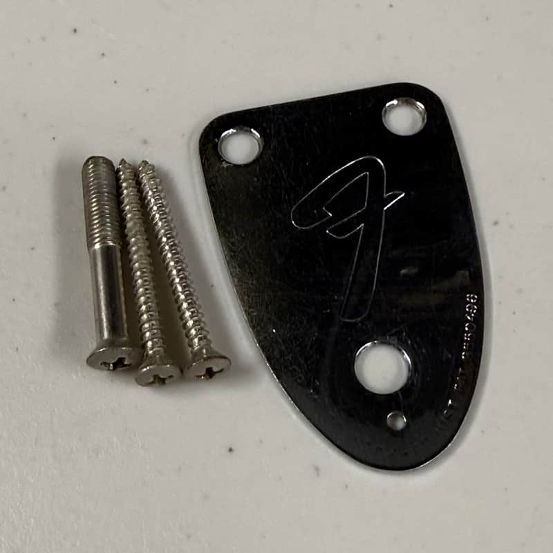 Fender Neck Plate and Screws Post 1975 (M-490) image 1