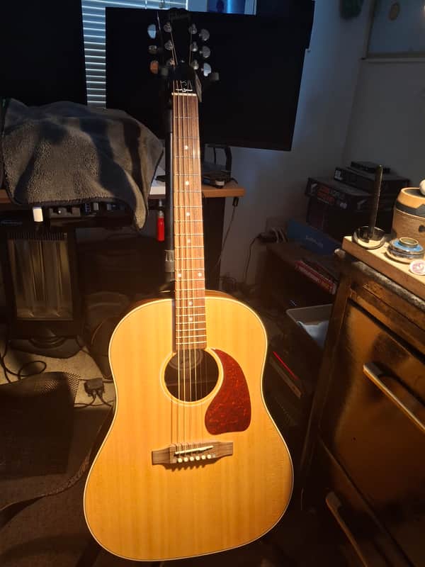 Gibson J-45 Studio 2019 - Natural Sitka Spruce, Walnut and Mohogany