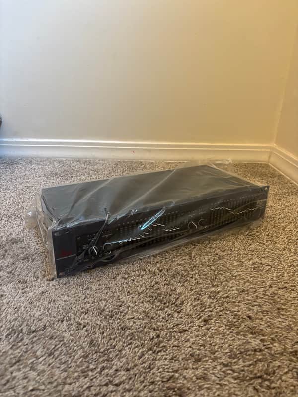 dbx iEQ15 Intelligent Dual 15-Band Graphic EQ 2010s - Black image 1