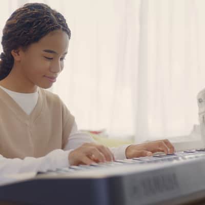 Yamaha PSR-E383 61-Key Standard Portable Keyboard image 8