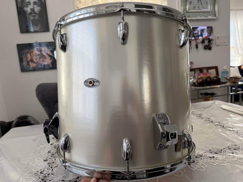 Slingerland Magnum - Silver Mist 18x16 Floor tom 1979 Excellent Condition! image 1