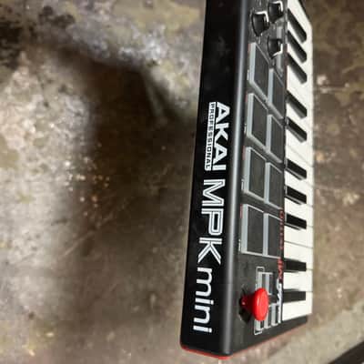 Akai MPK Mini MKIII 25-Key MIDI Controller 2020 - Present - Gray image 2