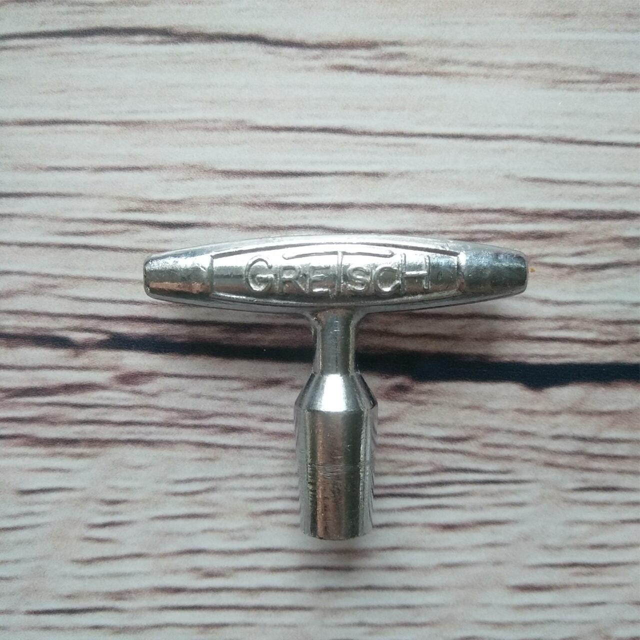Gretsch Drum Key 60s Round Badge Vintage Chrome Snare/Tom Tuner for Shell Mount — main photograph