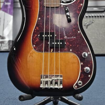 Fender Vintera II 60s Precision Bass - Mint image 2
