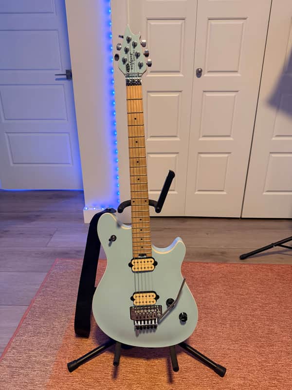 EVH EVH Wolfgang Special W/D-tuna (Sonic Blue) 2020’s - Sonic blue Bild 1