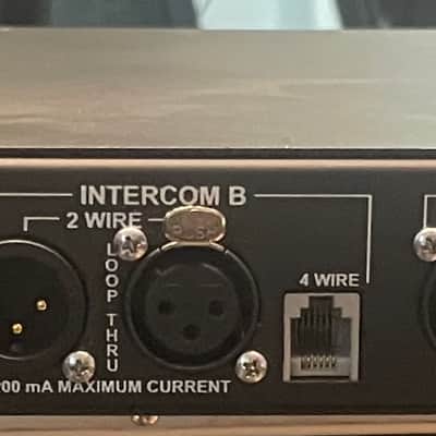 Telex BTR-800 wireless intercom system with multiple beltpacks and many accessories image 2