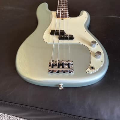 Fender American Professional Precision 2 2026 - Mystic Surf image 15