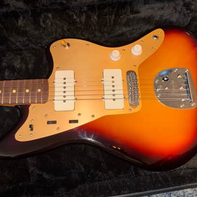 Fender Limited Edition Vintera II Road Worn '50s Jazzmaster 2026 - 3-Color Sunburst - mint condition image 4