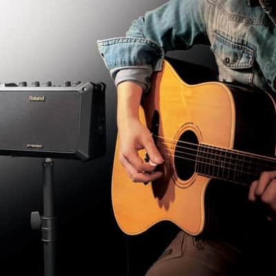 Roland Mobile AC Acoustic Chorus 5-Watt Guitar Combo - Black image 4
