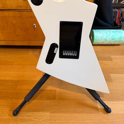 Solar Guitars E1.6ET - White Explorer with EverTune & Fishman Fluence - 2018 White Matte Bild 5
