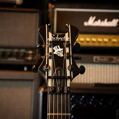 Schecter Synyster Gates Signature Synyster Custom with Seymour Duncan Pickups 2007 - 2015 - Black with Silver Pinstripes image 5