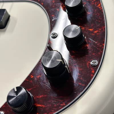 Sire Marcus Miller P7 (2021) - Antique White #60399 with Hard Case image 11
