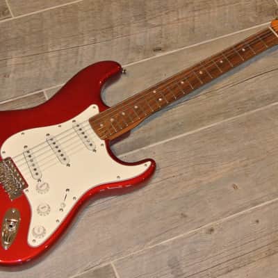 Squier Classic Vibe 60's Stratocaster - Candy Apple Red- With Gig Bag image 5