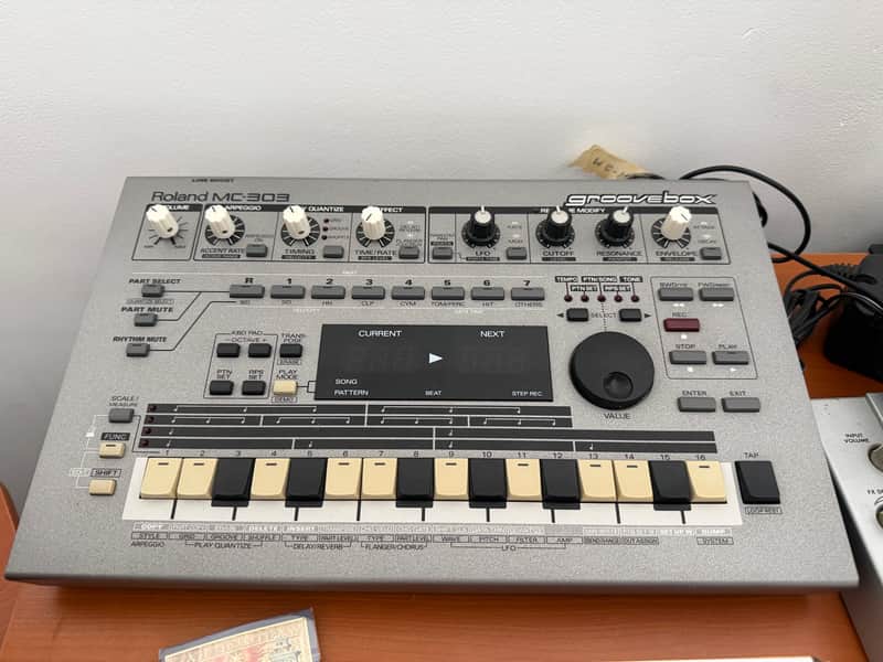 Roland MC-303 Groovebox — Classic 90s Sequencer & Drum Machine image 1