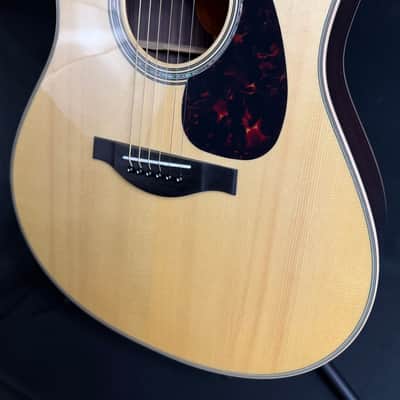 Yamaha LL16 ARE Handcrafted Dreadnought Acoustic-Electric Guitar Gloss Natural w/ Soft Case image 8