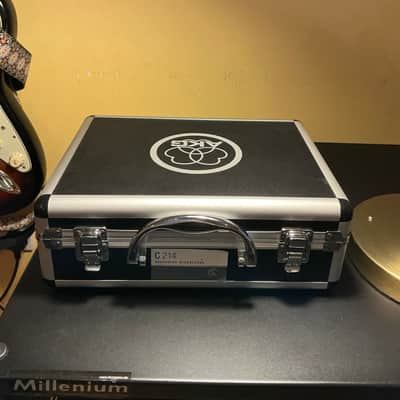 AKG C214 Professional Condenser Microphone w/ Shockmount & Hard Case – Excellent - Excellent image 9