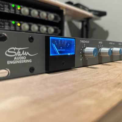 Stam Audio SA-4000 Stereo Bus Compressor with Carnhill Transformer Switch (Serial #00888) image 2