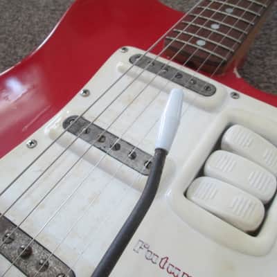 Futurama model III electric  guitar late 50's/early 60's red image 3