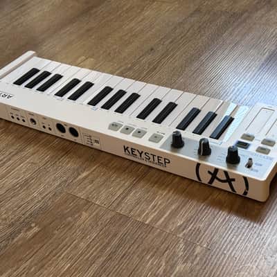 Arturia KeyStep 32-Key MIDI Controller 2017 - Present White image 4