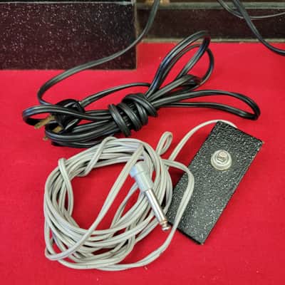 Silvertone 1452 Hornet Electric Guitar Amp In Case 1967 Red Burst All Original Great Condition image 14
