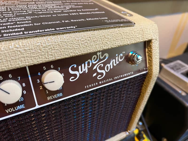 Fender Super-Sonic 22 2-Channel 22-Watt Guitar Amp Head