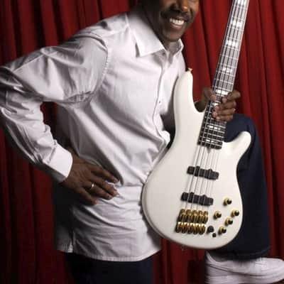 Yamaha BBNE2 Nathan East Signature 5-String Bass – White image 2