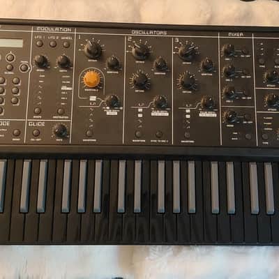 ON SALE NOW - Studiologic Sledge 2.0 - Black Edition - Polyphonic Virtual Analog Synth -MINT image 4