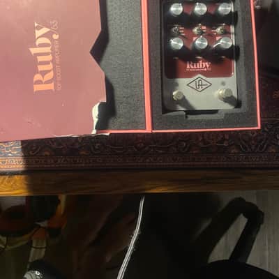 Universal Audio Ruby ’63 Top Boost Amplifier 2022 - Present - Ruby / Silver image 5